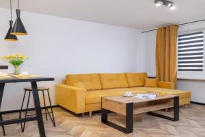 City Center One-Bedroom Apartment with Bathtub by Noclegi Renters, Rzeszow