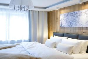 NĀVA PLACE Premium Alpine Apartment in - Private Sauna, Peaceful Location, Near Glacier & WIFI, Kaprun