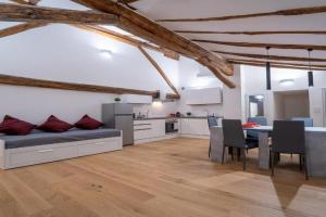 Realkasa Santo Stefano 46 Apt Apartments, Bologna