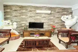 Wood Theme Home / town centre / 18pax Guest house, Malacca