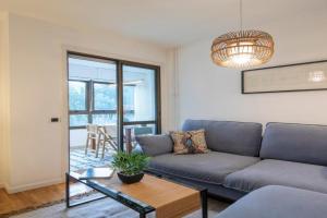 Coqueto con piscina y parking by CABANA Rentals Apartments, Vigo