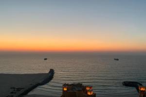 Family rooms with sea views, Ajman City