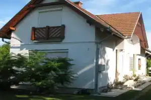 Pipacs ház Guest house, Balatonlelle