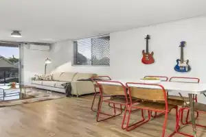 Vintage Vibes East Freo 2B 1BA Apartments, Perth