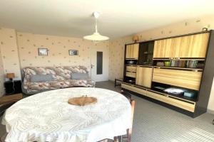 Appartement calme à 150m de la plage avec parking privé - FR-1-323-305 Apartments, St. Jean-de-Monts