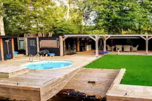 Bohemian included boat supboards and pool 5 minutes by boat from parking to the bohemien Apartments, Hilversum