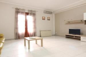 3 Bedroom Stunning Home In, Menfi