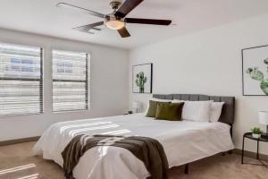 Modern CozySuites on the Town Lake waterfront 18, Scottsdale