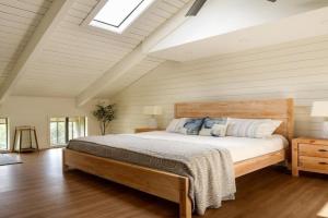 Newly Remodeled Luxury Condo — Sleeps 7 Guest house, Kihei