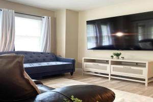 Southeast Suite / 1BD/1BA Apt near UE Apartments, Evansville
