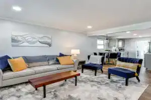 Newly Updated Home about 3 Mi to Downtown! Guest house, Charlotte
