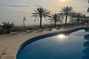 Beachfront 3-bedroom apartment, Calafell