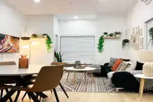 Modern 3BR Oasis Free Parking Guest house, Oakland