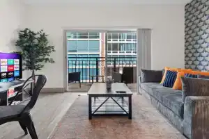 The Panther - Luxury 3BR - Free Parking - Views - Stadium - Gym Apartments, Charlotte