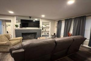 ~Close to Hosp and DT~sleeps 11~ Guest house, Columbia