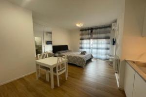 Monolocale con Terrazzo Apartments, Modena