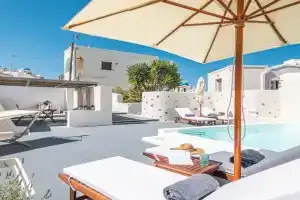 Veneston Suites, Fira