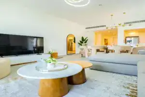 Peaceful 2BR Retreat Near Burj Al Arab Apartments, Dubai