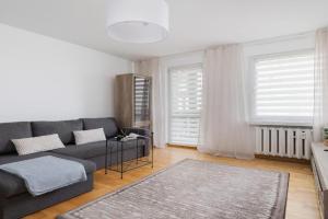 Close to Railway Station Apartment on the 7th Floor in by Noclegi Renters, Katowice