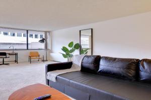 Apartment Near to Metro Station at Crystal city, Washington