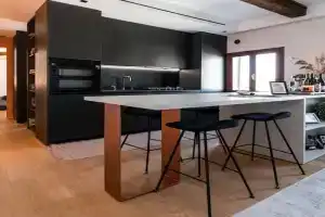 1-bedroom design apartment with panoramic view, Mira