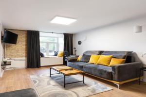 Newly Refurbished Lukiskiu Square Apartment by Reside Baltic, Vilnius
