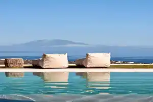 Villa Julieta 1 by Villa Plus, Tragaki