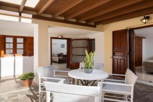 Plethora Homes Apartments, Kamari