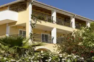 Searocco Studios & Apartments - Close to Center, by ZanteWize, Alykes