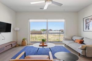 Modern Nulu 2BR CozySuites 06, Louisville