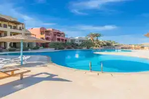 Special style apartment with pool at lagoon, El Gouna