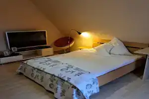 Messe Zimmer Guest house, Hannover