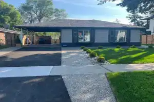 Bright & Cozy 4BR Home for Your Family Stay With Optional Pool Access Guest house, Mississauga