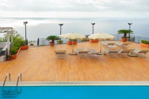 Villa Magnifico, Furore