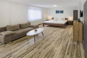 House Mila, Korenica