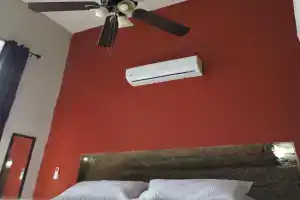 Alojamiento Suite con Aire Acondicionado y Estacionamiento ubicado a 1 cuadra del Parian en Centro Tlaquepaque Privada e Independiente Apartments, Guadalajara