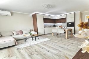 View Apartments, Petric