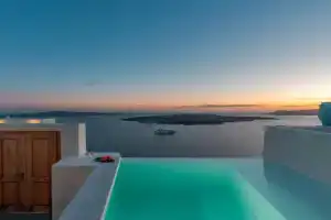 Luxury Grand Villa 3 Bedrooms Unforgettable Caldera Sea Views, Fira