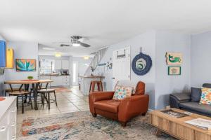 Tiki Retreat Apartments, Cape Coral