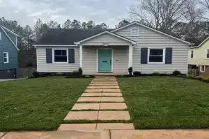Newly renovated cute 3 bedroom 2 bath bungalow, Charlotte