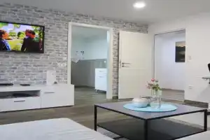 Ferienwohnung Loh - 55Zoll TV - Schnelles Internet 500MBit Apartments, Schwabisch Hall