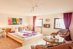 Zi2 - Urlaubsmagie - Flussblickwohnung mit Pool& Sauna Apartments, Sebnitz