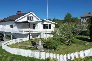 Solrikt og sentralt. Ta med både to og firbeinte Guest house, Lillehammer