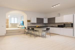 Moderno Appartamento Grande Comfort Apartments, Como