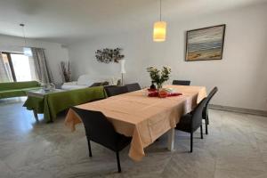 XL Spacious Apartment, 4-BR Home in Central Area, WALK to Sliema - St Julian's, St Julians