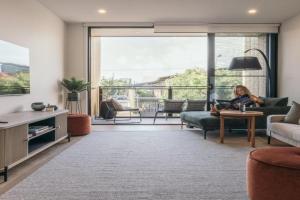 Lusso - Rooftop Views 3BR 3BTH 4 Level Townhouse, Adelaide