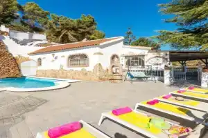 Villa Las Palomas con piscina privada by At Home Costa del Sol, Torrox
