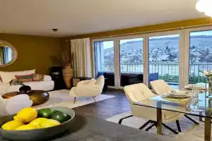 Elegant Apartment with Direct River View, Balcony and Parking in, Bernkastel-Kues