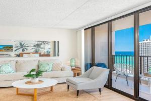 Lovely 1BR Ocean View Condo, Near Beach + Parking! Apartments, Honolulu