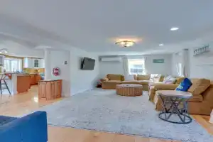 Downtown Home 1 Mi to Beach! Guest house, Ogunquit